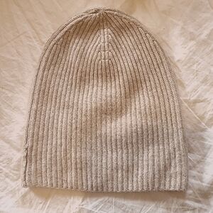 NWOT Naadam 100% cashmere beanie in oatmeal